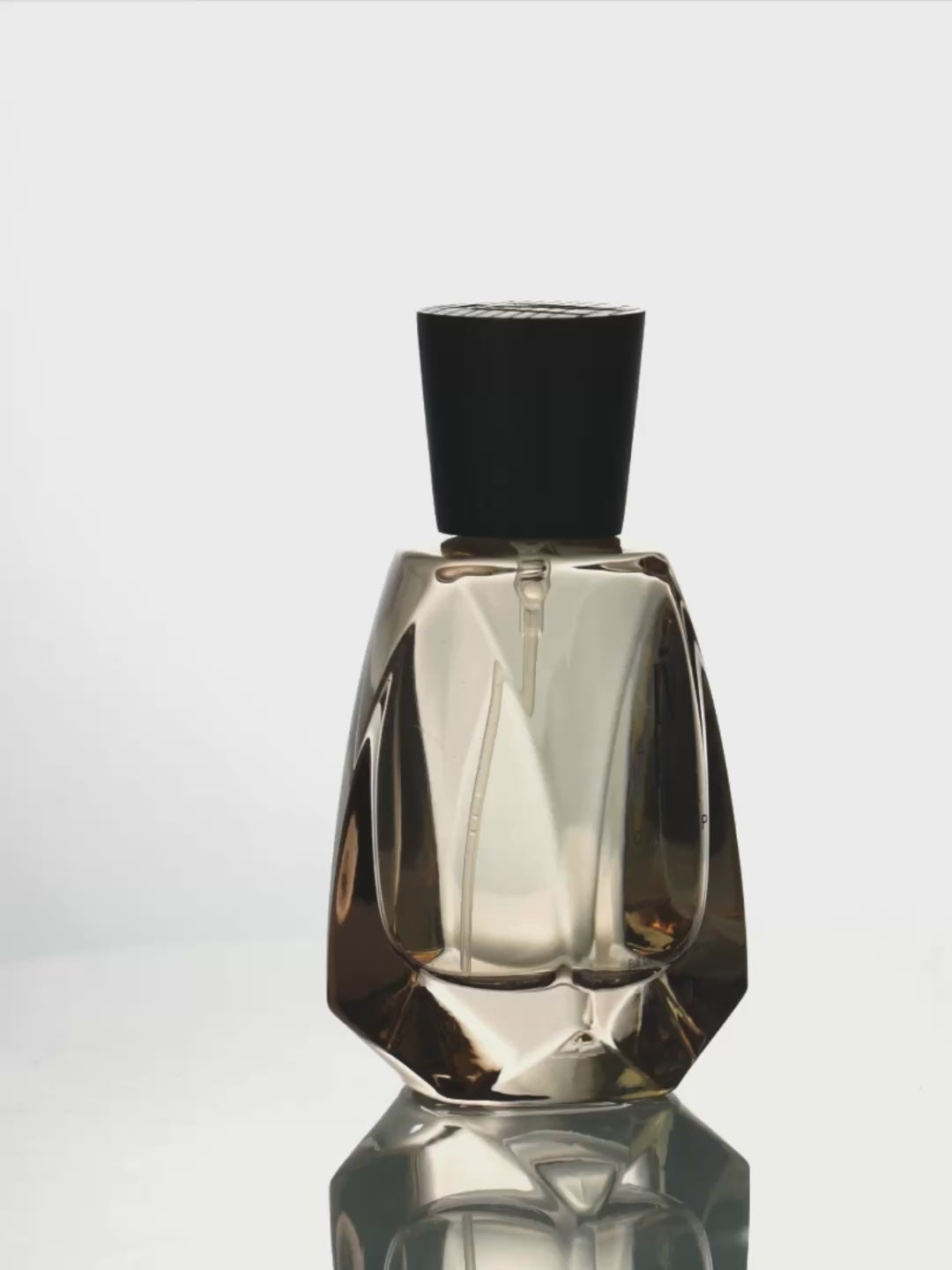 LOVDROP | HER ELEGANCE PERFECTED IN PERFUME